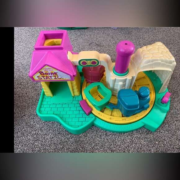 RARE Vintage 1990 PlaySkool BARNEY STATION Purple Dinosaur Spinning Train Toy - Picture 1 of 9